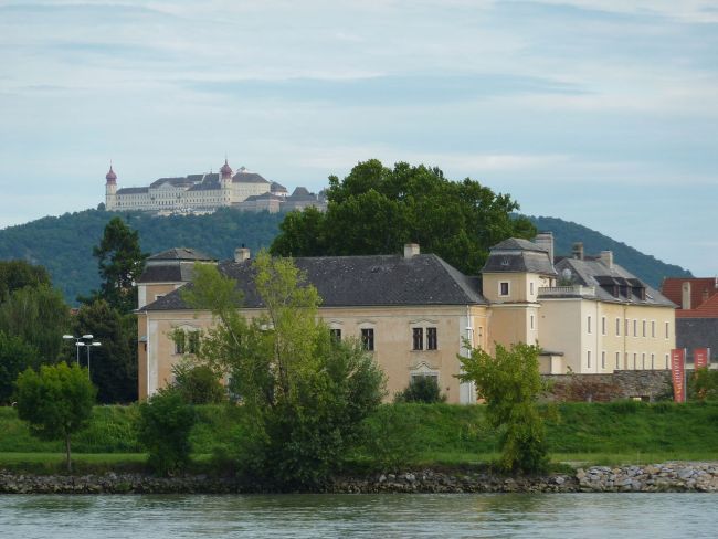 Schloss Mautern (Passauer Schloss, Schloss Schönborn) in Mautern an der Donau