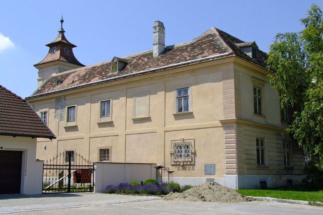 Schloss Niederfellabrunn (Praunsberg) in Niederhollabrunn