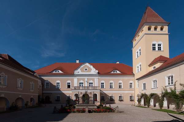 Burg Hainstetten in Viehdorf