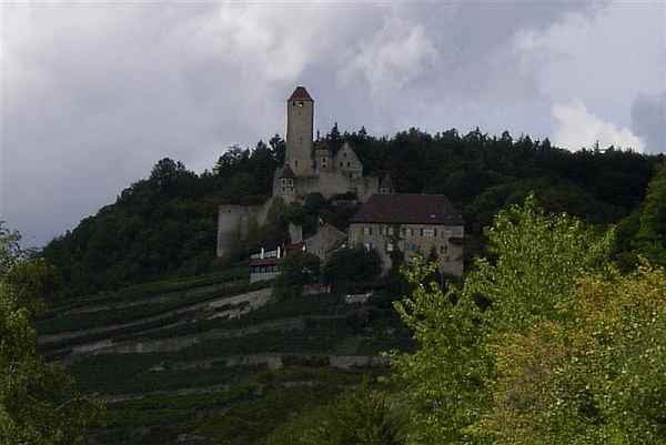 teilweise erhaltene Burg Hornberg in Neckarzimmern