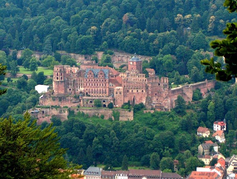 teilweise erhaltenes Schloss und Festung Heidelberg in Heidelberg