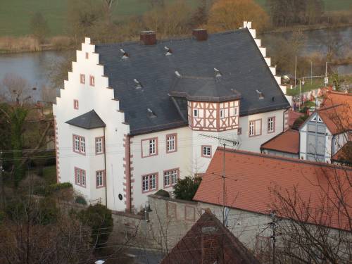 Schloss Laudenbach (Neues Schloss, Lautenbach) in Karlstadt-Laudenbach