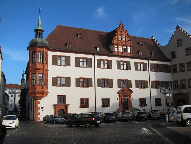 Palais Bischofspalais (Würzburg) (Hof Conti, Bischofspalais, Bischöfliches Palais, Kolbonis, Reinach'scher Hof) in Würzburg