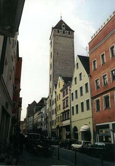 teilweise erhaltene Burg Goldener Turm (Regensburg) (Goldener Turm) in Regensburg