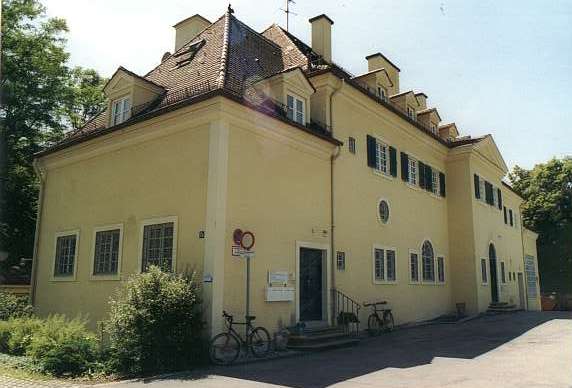 Schloss Harrach-Schlösschen (München) (Harrach-Schlösschen) in München-Schwabing-Freimann