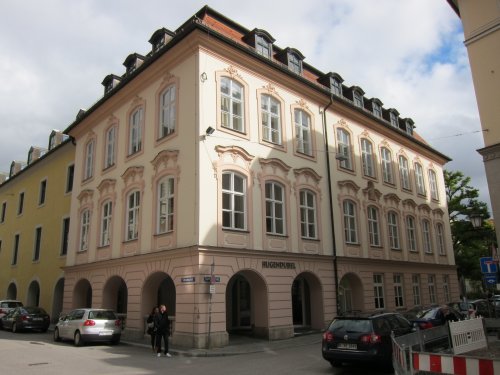 Palais Minucci (Palais Minucci) in München-Maxvorstadt