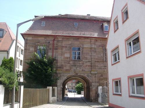 Schloss Burgfarrnbach (Unteres Schloss, Unterer Sitz, Marstall, Witwensitz) in Fürth-Burgfarrnbach