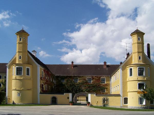 Schloss Puchhof in Aholfing-Puchhof