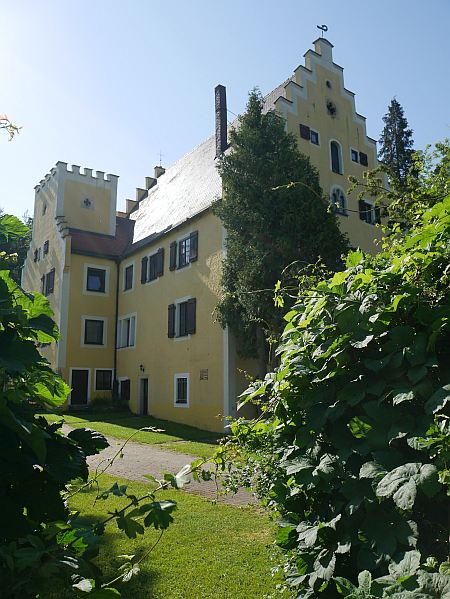 Schloss Heitzenhofen (Hatzenhofen) in Duggendorf-Heitzenhofen