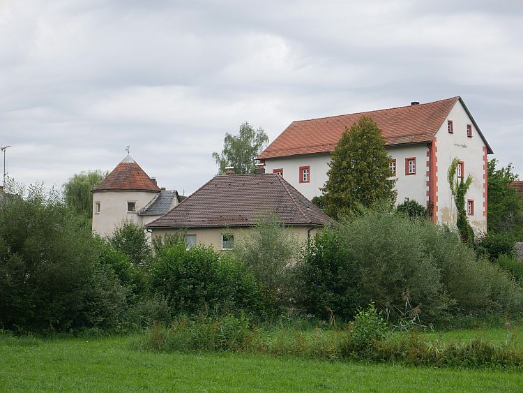 teilweise erhaltene Burg Wadendorf in Plankenfels-Wadendorf