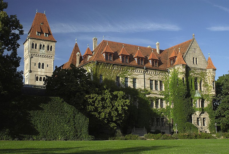 Schloss Stein (Faber-Castell'sches Schloss, Faberschloss, Steiner Schloss, Schloss Faber-Castell) in Stein bei Nürnberg