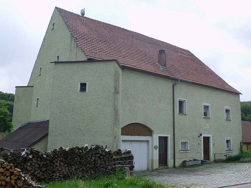teilweise erhaltenes Schloss Falbenthal in Treuchtlingen-Falbenthal