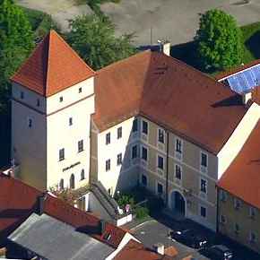 Schloss Vilseck (Pflegschloss, Pfleghof, Burgguthaus) in Vilseck