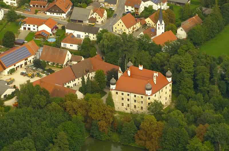 Wasserschloss Oberlauterbach in Pfeffenhausen-Oberlauterbach
