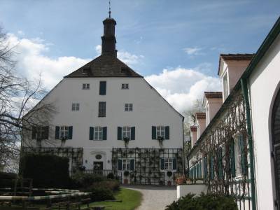 Schloss Rösselsberg (Rösslberg) in Tutzing-Rößlberg