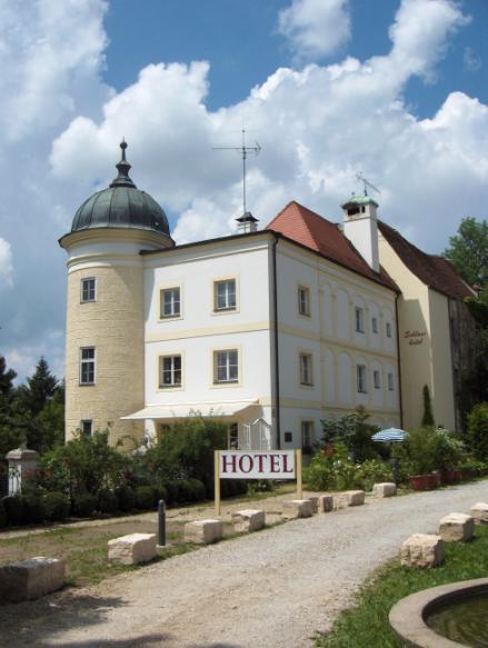 teilweise erhaltenes Schloss Odelzhausen in Odelzhausen