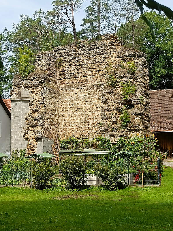 Burgruine Wolfsberg in Zusmarshausen-Steinekirch