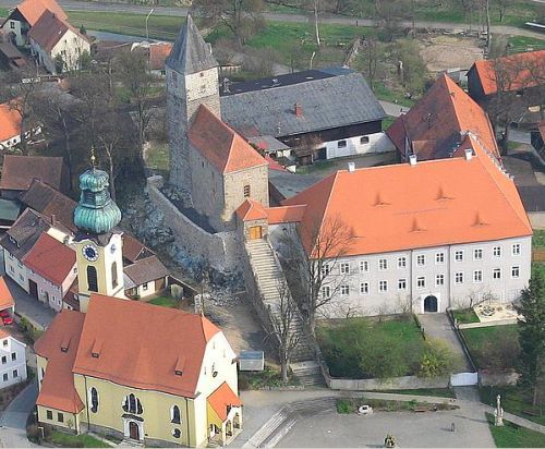 Schloss Waldau (Neues Schloss) in Vohenstrauss-Waldau