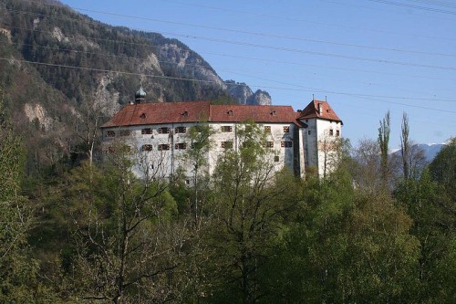 Schloss Rhäzüns (Räzüns, Rhäzüns) in Rhäzüns