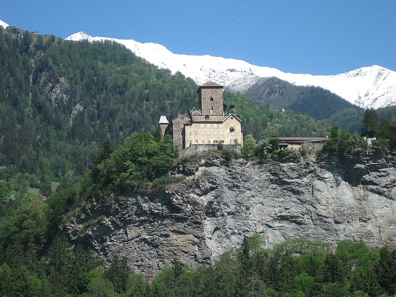 Burg Ortenstein in Tumegl/Tomils