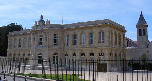 Schloss Asnières (Château d'Asnières) in Asnières-sur-Seine