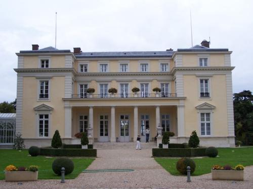 Schloss Voisins (Château de Voisins) in Louveciennes