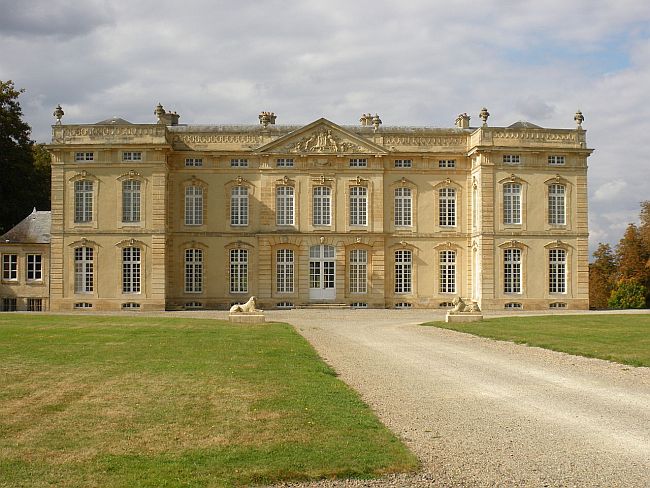 Schloss Bourg-Saint-Léonard (Château du Bourg-Saint-Léonard) in Le Bourg-Saint-Léonard