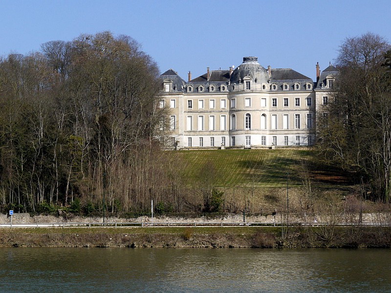 Schloss Vaux-le-Pénil (Château de Vaux-le-Pénil) in Vaux-le-Pénil