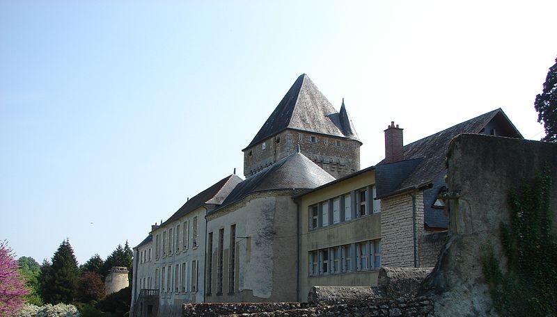 Burg Auxances (Château d'Auxances) in Migné-Auxances