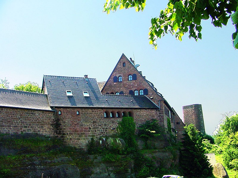 Burgrest Hunebourg (Hüneburg, Château de Hunebourg) in Dossenheim-sur-Zinsel