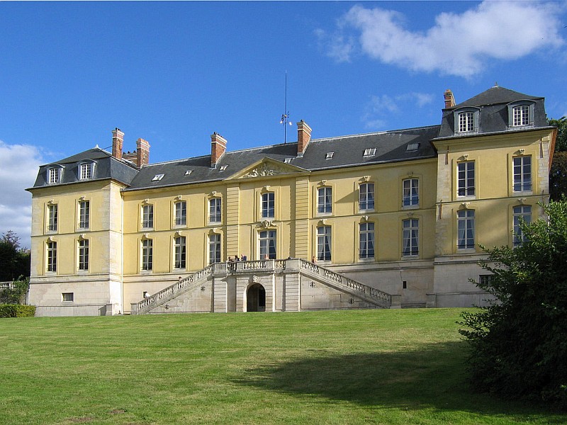 Schloss La Celle (Château de La Celle) in La Celle-Saint-Cloud