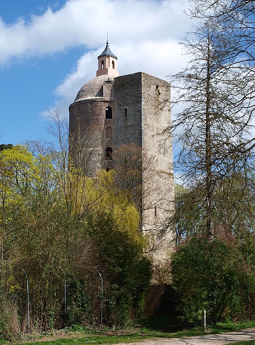 Burg Auneau (Château d'Auneau) in Auneau-Bleury-Saint-Symphorien