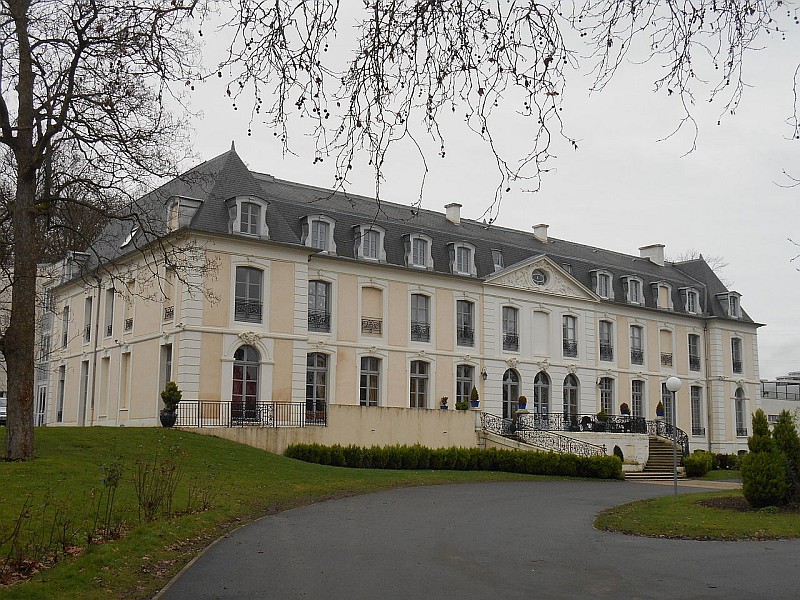 Schloss Dranem (Château Dranem, Château de Ris) in Ris-Orangis