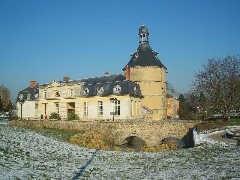 Schloss Sainte-Geneviève-des-Bois (Château de Sainte-Geneviève-des-Bois) in Sainte-Geneviève-des-Bois