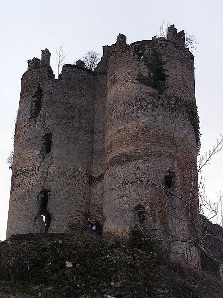 Burg Roumégous (Château de Roumégous) in La Salvetat-Peyralès