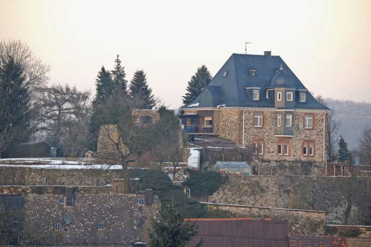 rekonstruierter Schlossbau Königsberg in Biebertal-Königsberg