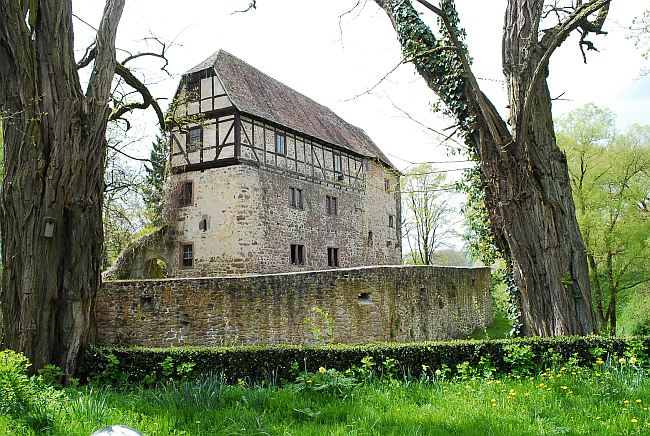 teilweise erhaltene Burg Niederurff in Bad Zwesten-Niederurff