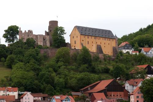 teilweise erhaltene Burg Schwarzenfels in Sinntal-Schwarzenfels