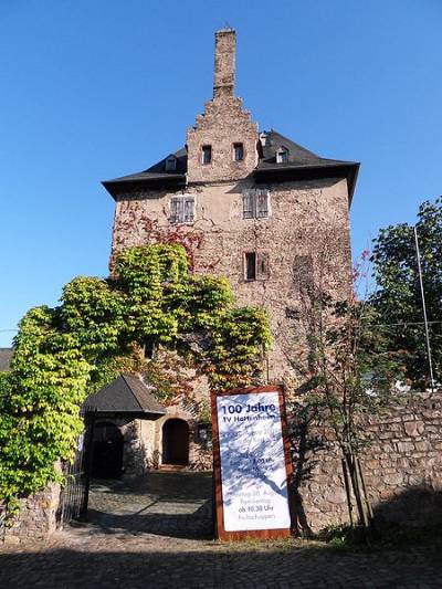 teilweise erhaltene Burg Hattenheim (Burg Langwerth von Simmern) in Eltville-Hattenheim