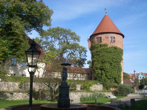 Burgrest Eldenburg (Amtsturm, Lübz) in Lübz