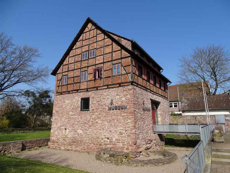 teilweise erhaltene Burg Schulenburg in Bodenwerder