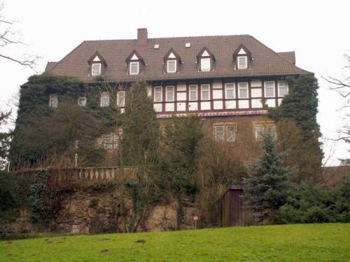 Schloss Arensburg (Ahrensburg) in Rinteln-Steinbergen