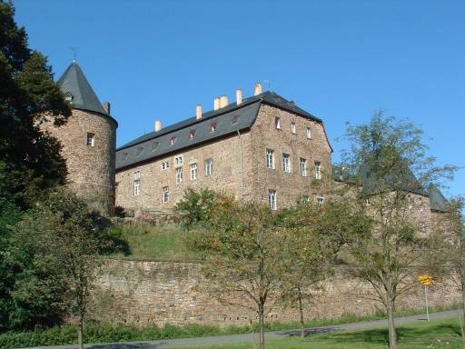 Burg Untermaubach (Maubach) in Kreuzau-Untermaubach