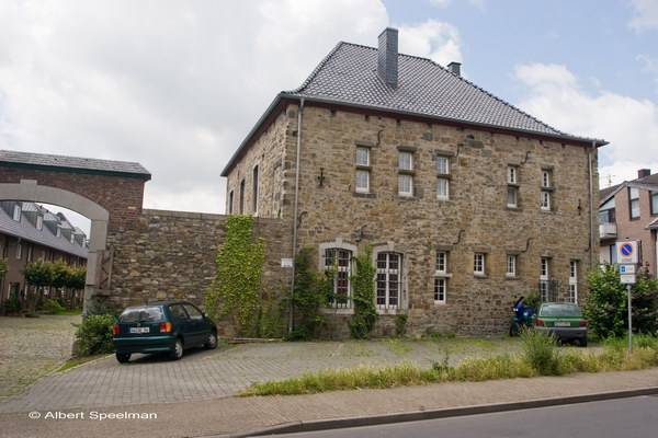 teilweise erhaltene Wasserburg Steinhaus (Bardenberg) in Würselen-Bardenberg