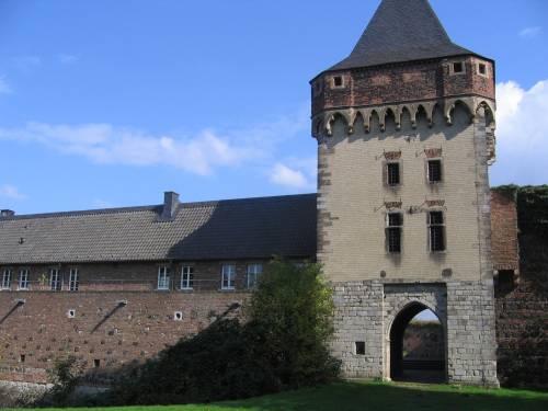 Burg Friedestrom in Dormagen-Zons