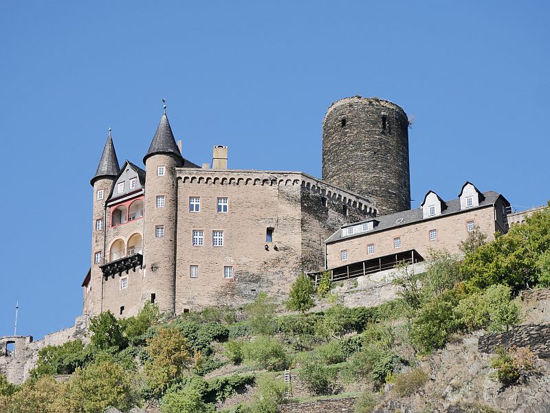 teilweise erhaltene Burg Katz (Neu-Katzenelnbogen, Neukatzenelnbogen) in Sankt Goarshausen