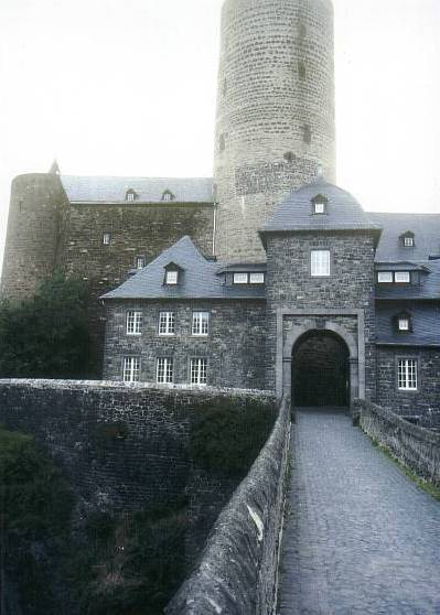 Burg Mayen (Genovevaburg) in Mayen