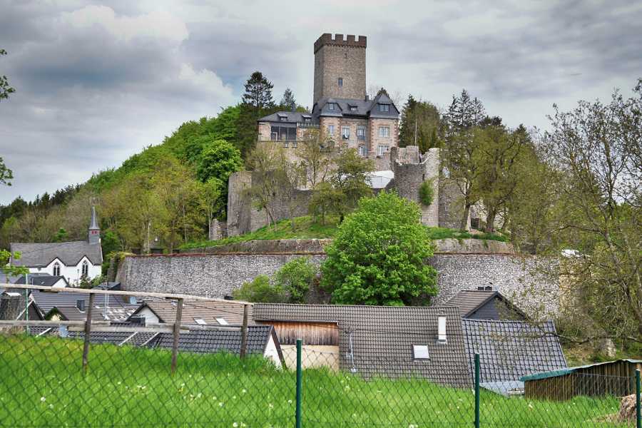 teilweise erhaltene Burg Kerpen in Kerpen
