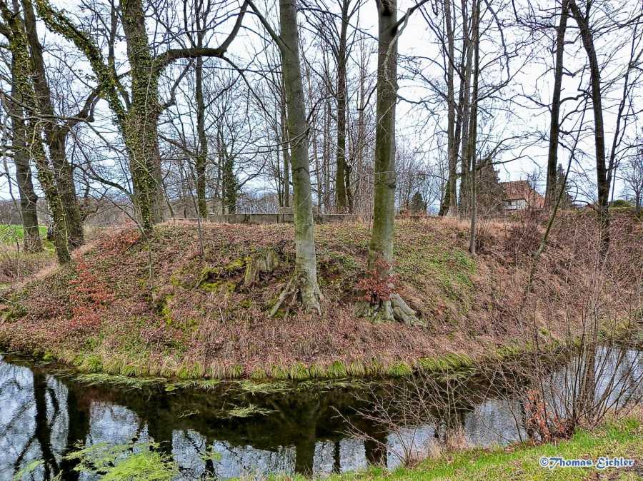 verschwundene Wasserburg Beerwalde (Waal, Wall, Schanze) in Kriebstein-Höfchen