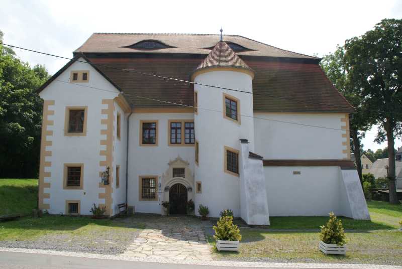 teilweise erhaltenes Schloss Großhartmannsdorf (Majortasgut) in Großhartmannsdorf